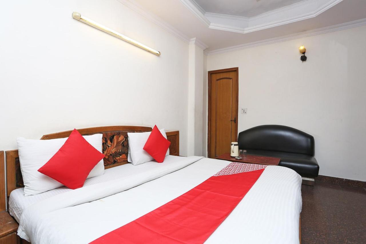 Oyo 8188 Vardhmaan Inn Delhi  Esterno foto