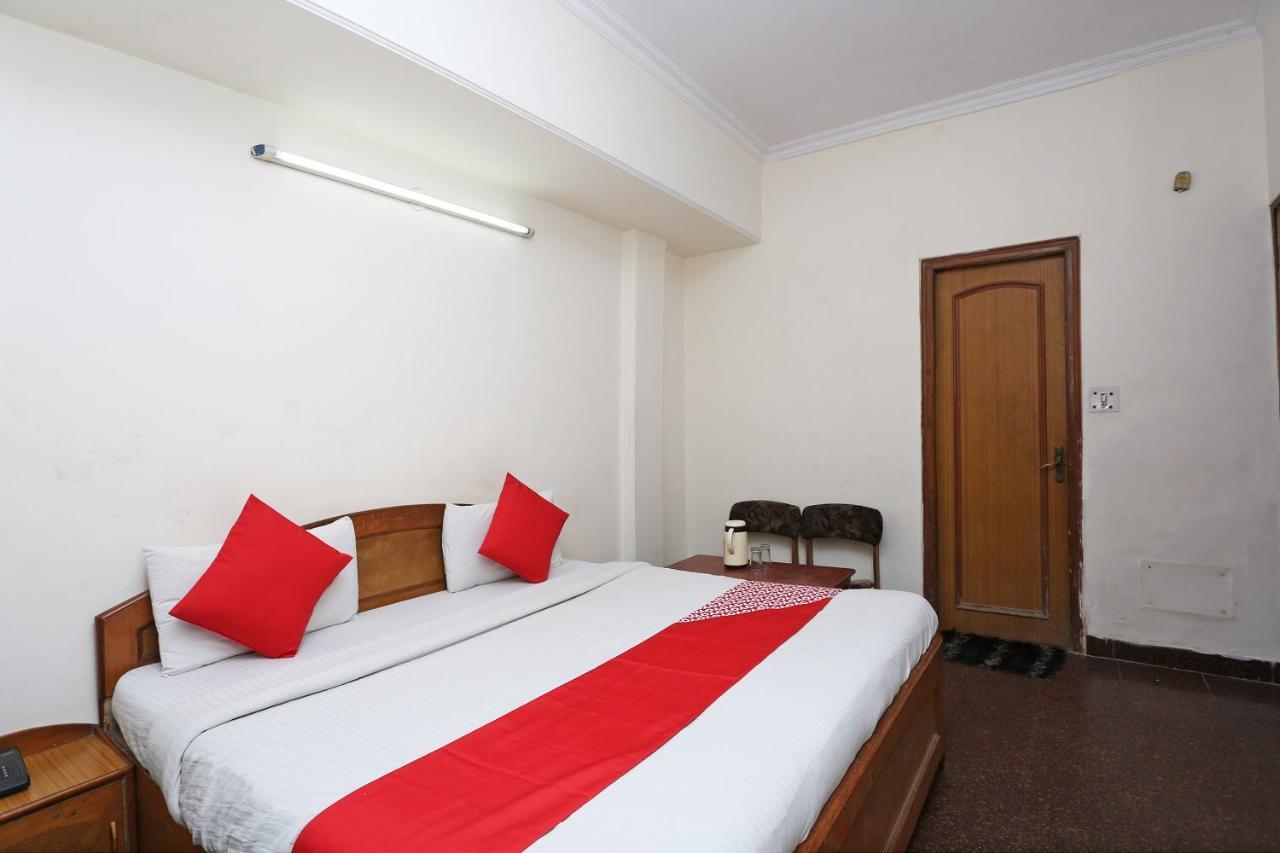 Oyo 8188 Vardhmaan Inn Delhi  Esterno foto