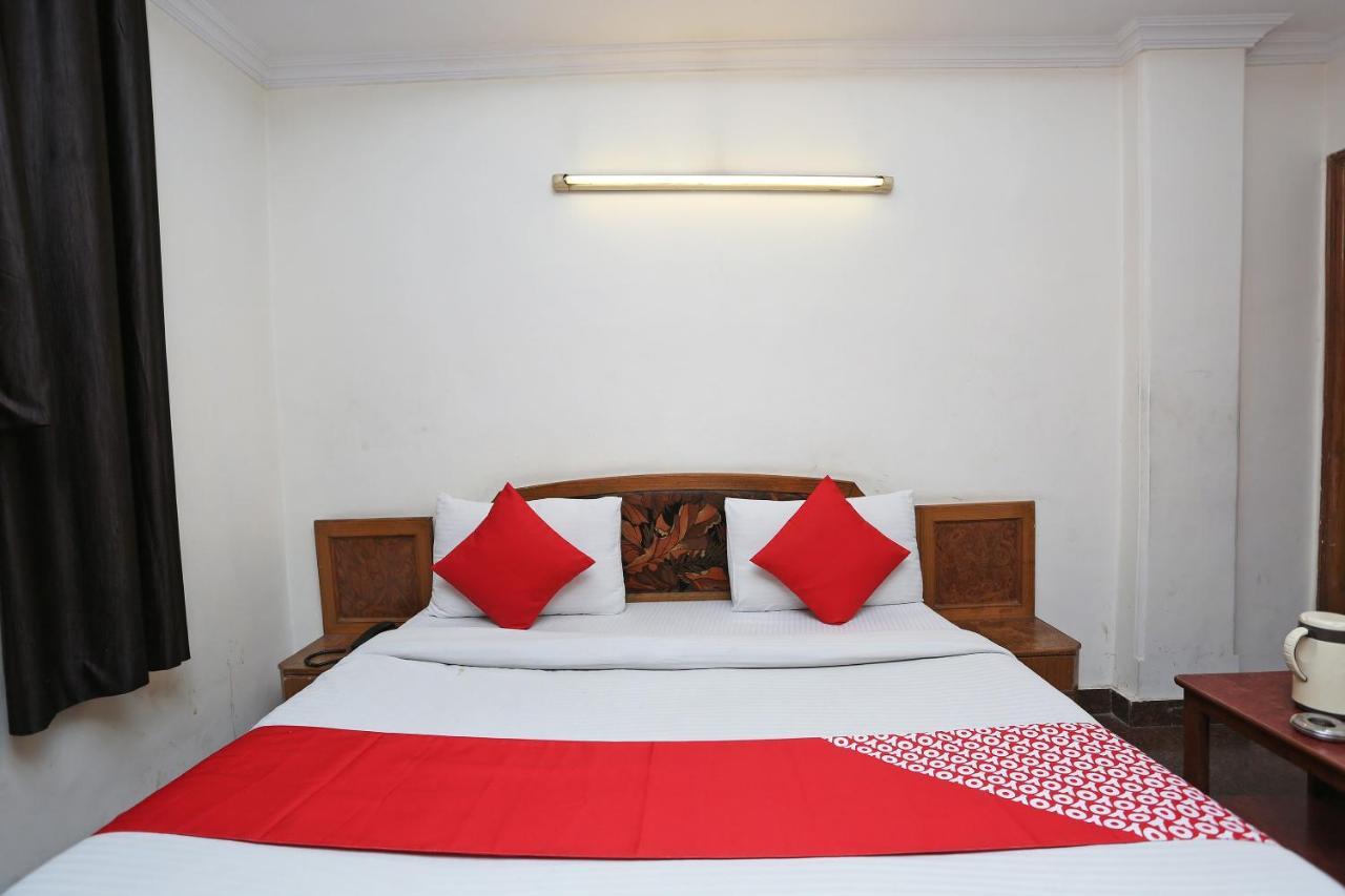 Oyo 8188 Vardhmaan Inn Delhi  Esterno foto