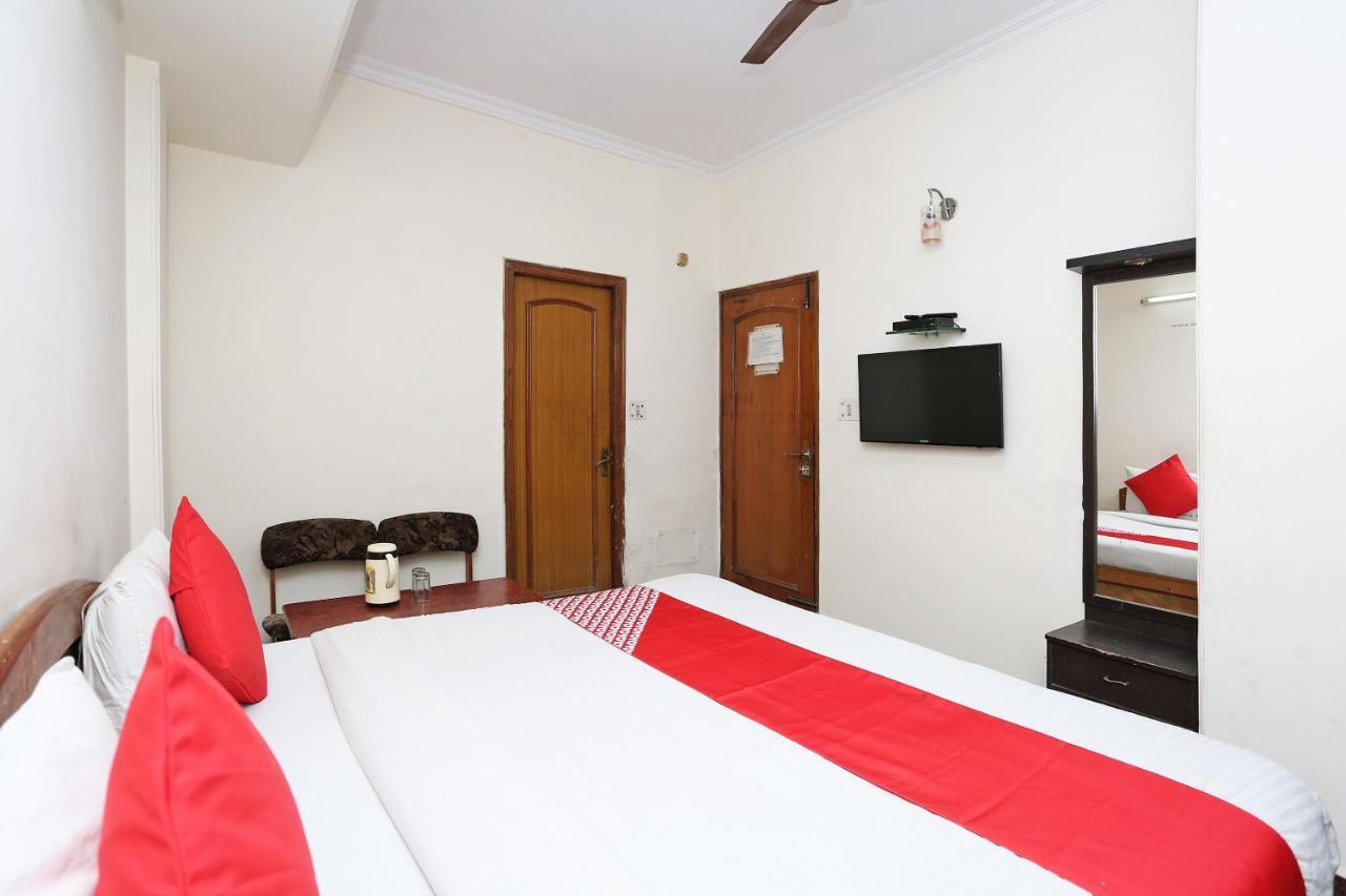 Oyo 8188 Vardhmaan Inn Delhi  Esterno foto