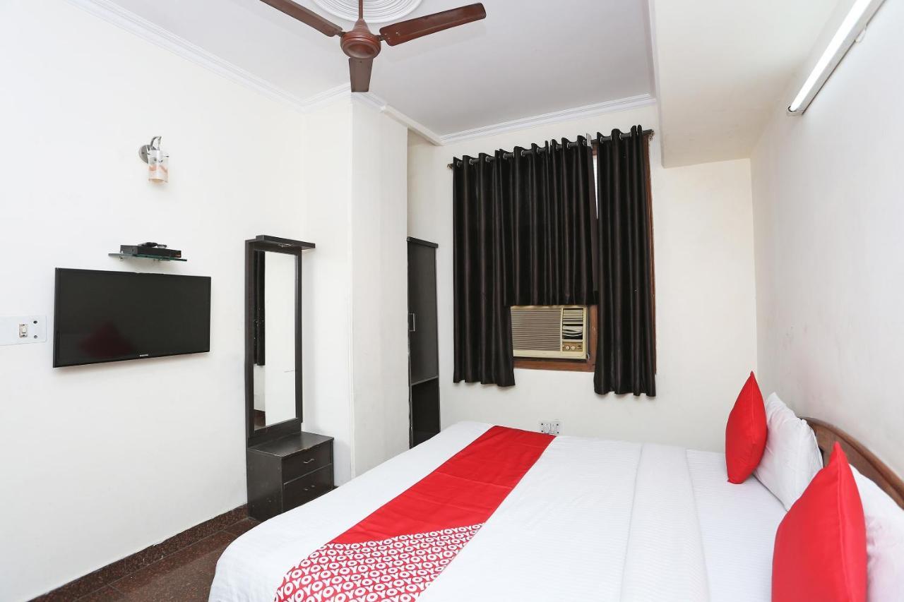 Oyo 8188 Vardhmaan Inn Delhi  Esterno foto