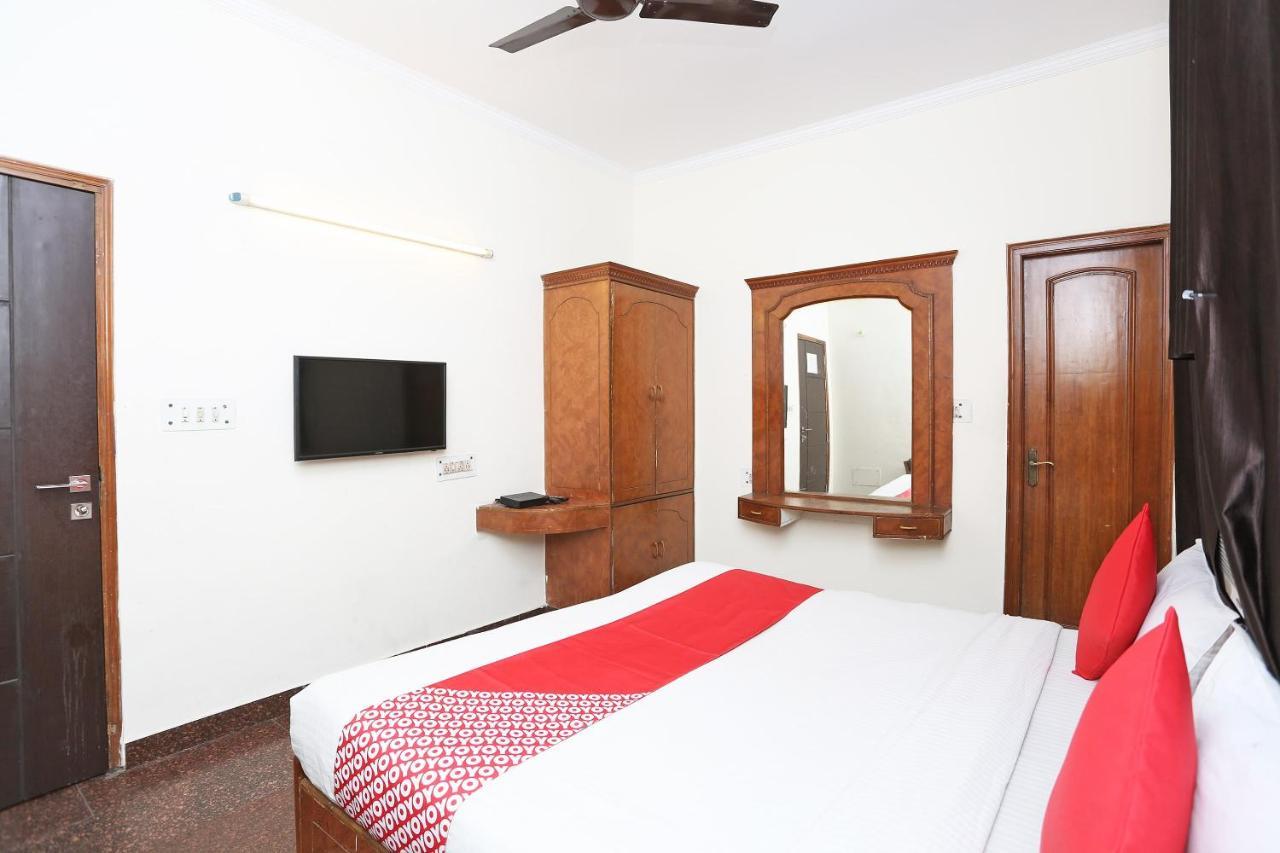 Oyo 8188 Vardhmaan Inn Delhi  Esterno foto